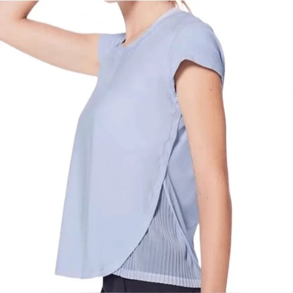 NWOT Lululemon Just Pleat It Short Sleeve Shirt Cool Breeze Size 6 - Picture 2 of 12